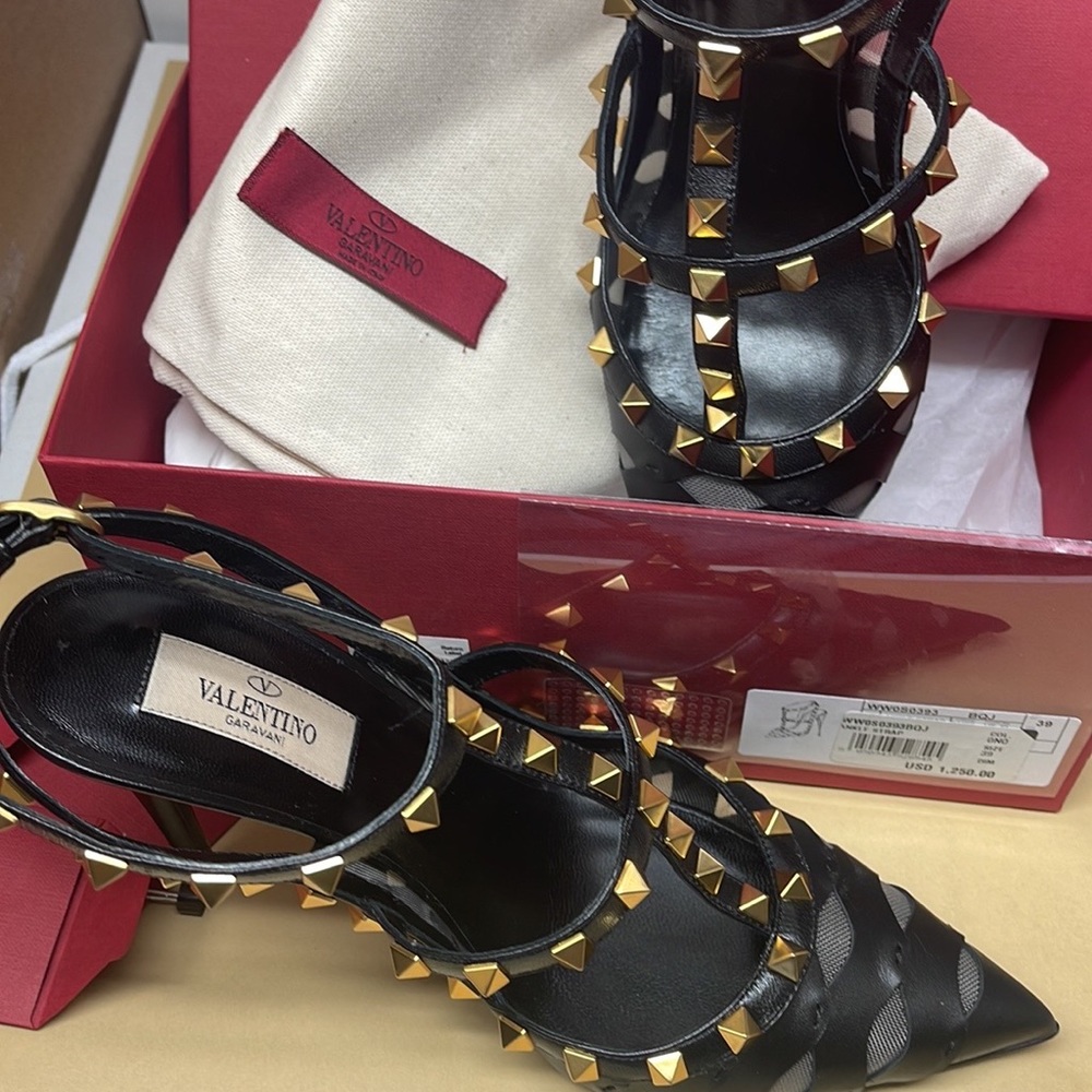 Valentino Garavani Rockstud t-strap - Picture 7 of 13